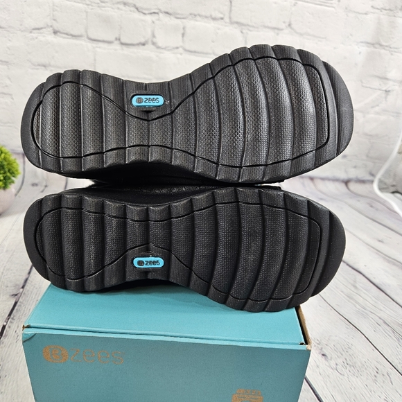 Bzees NIB Size 7 Black - Picture 5 of 5